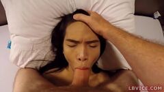 Reproduzir Ladyboy asiático kathoey algemado e fodido em POV