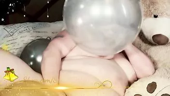 Riproduci Sexy palloncino bbw che fa scoppiare i nuovi anni - completamente rimasterizzato