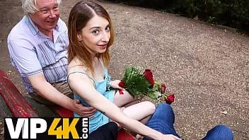 play هانت 4 ك. الكلبة ستخدع بساعات غريبة لكن بعل