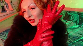 Reproducir Guantes rojos fetiche provocan y seducen video - clip asmr de cuero y piel con sonido caliente