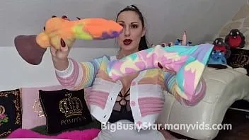 Riproduci Ecco il mio nuovo video unboxing jack the stallion da 15 pollici e dildo da 14,5 pollici gideon di weredog