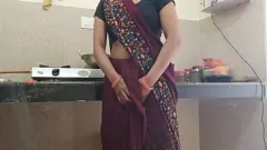 চালান আল্পনা বাঙালি Xxx সমন্বিত রান্নাঘরে দেশি ভারতীয় ভাবীকে চোদা ধরা