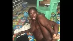 Putar nakal crazybitch twerking telanjang dan kacau keras oleh sebuah besar penis buatan